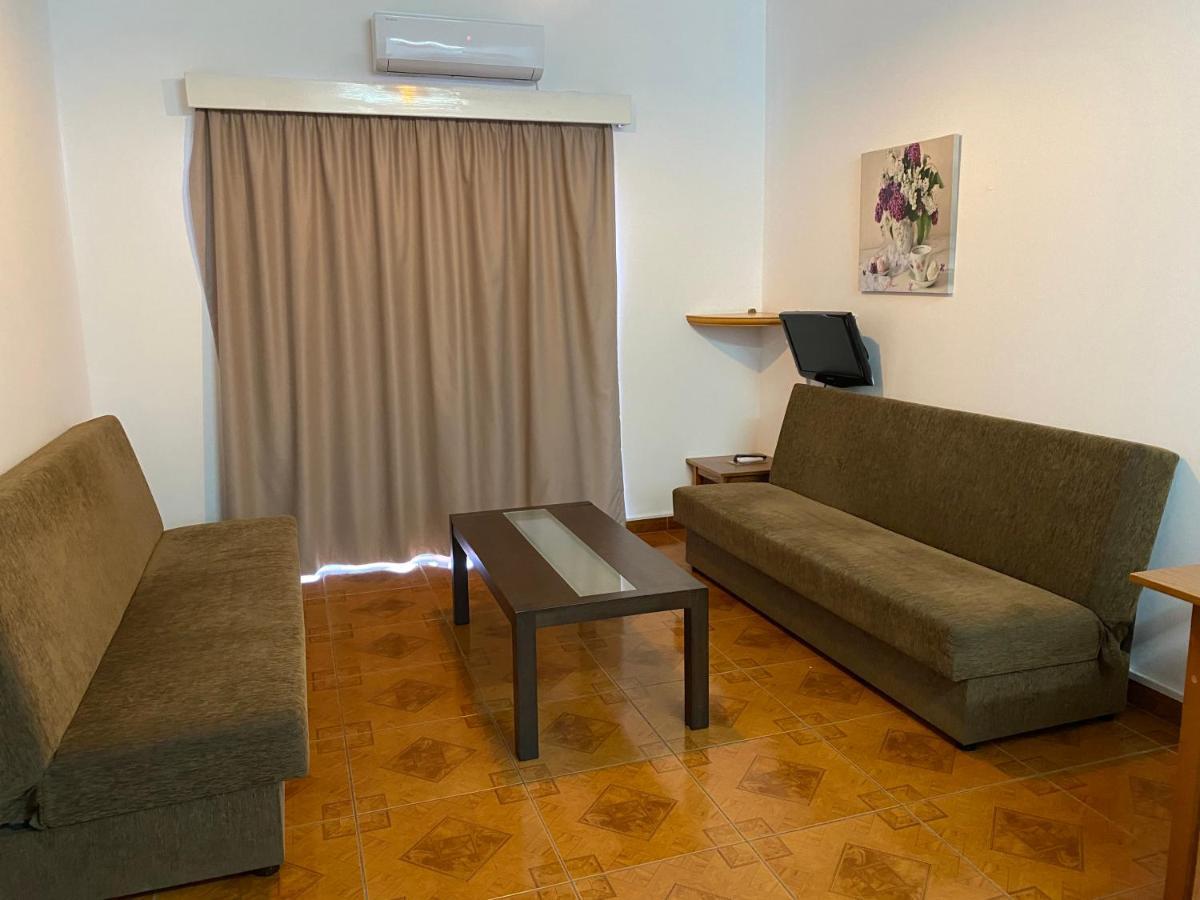 One-Bedroom Apartment with Balcony